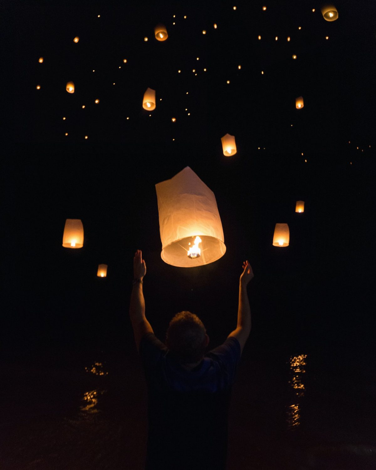 Lights Over America The 1 Sky Lantern Festival in America